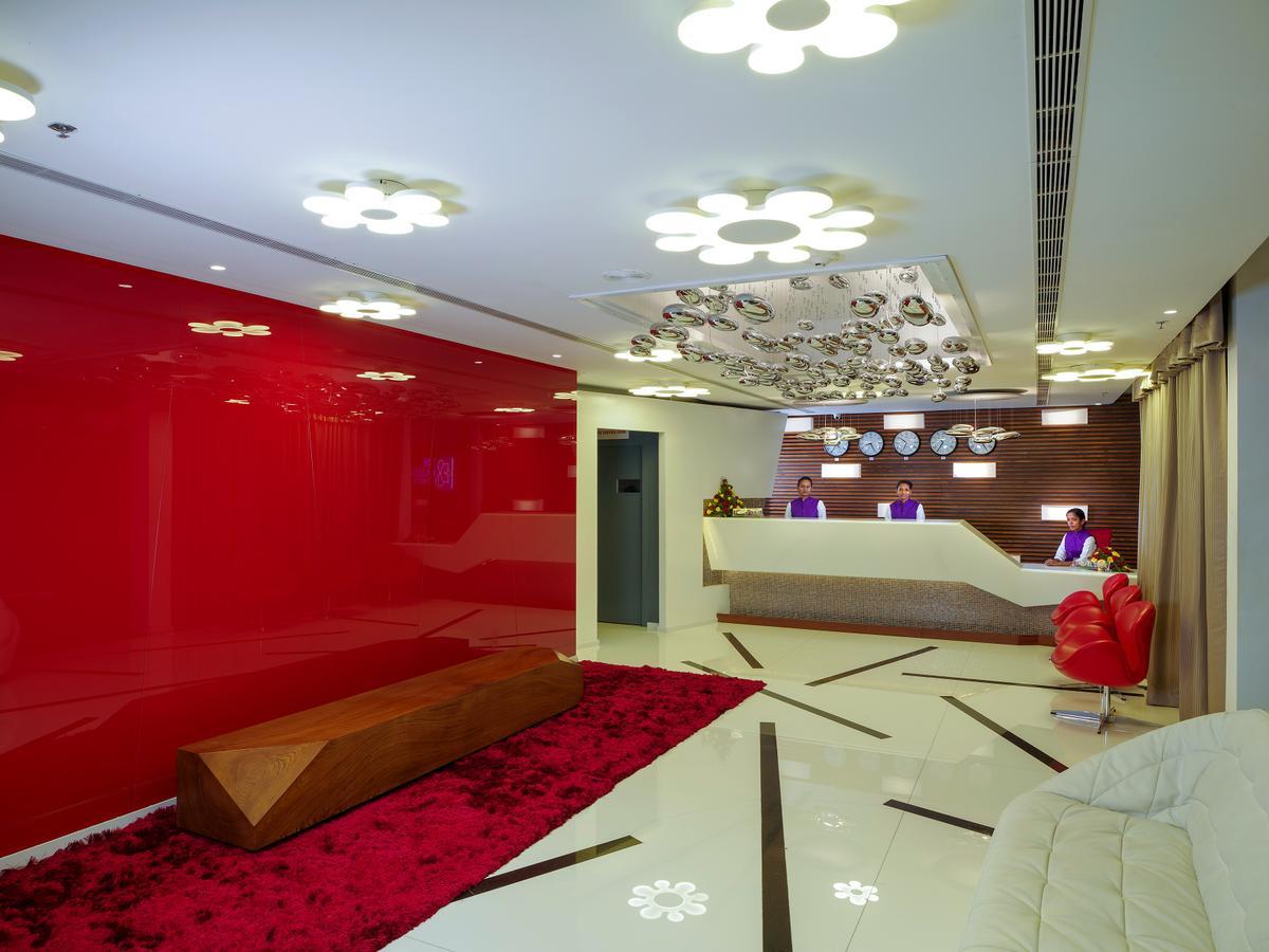 The Blooms Cochin Hotel Kochi Bagian luar foto